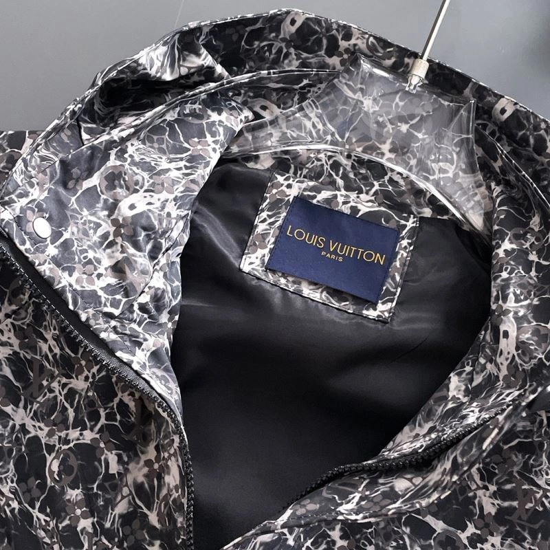 Trendy Louis Vuitton Outwear 137659