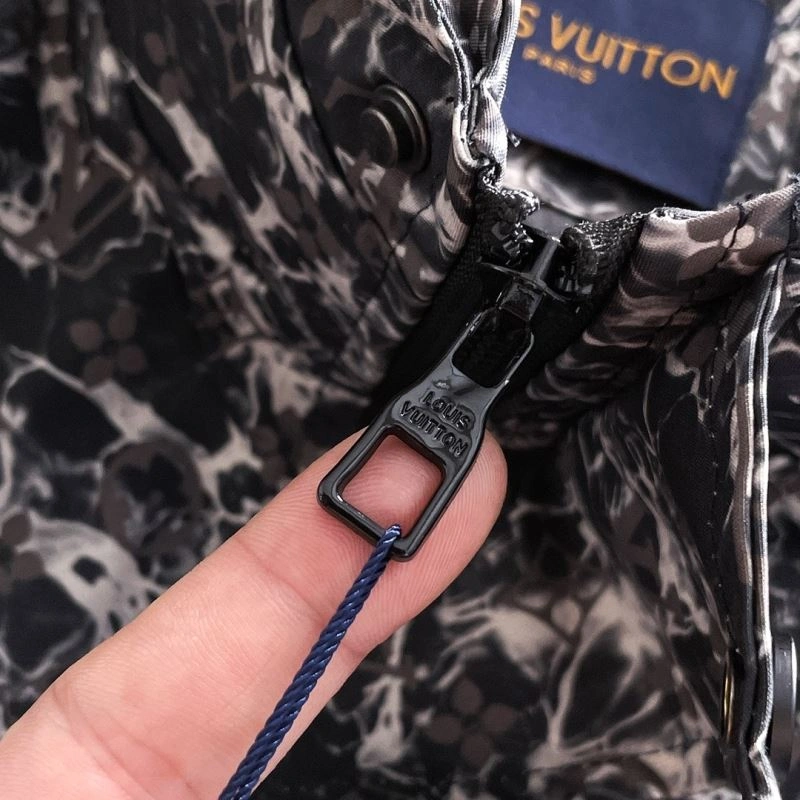 Trendy Louis Vuitton Outwear 137659