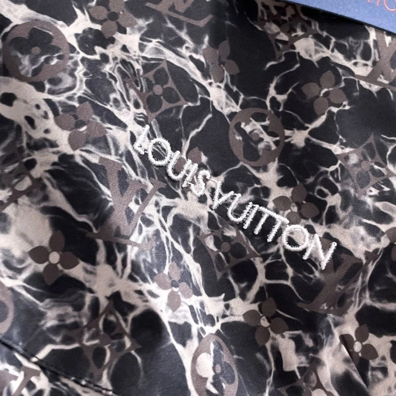 Trendy Louis Vuitton Outwear 137659