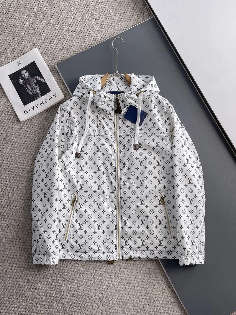 Classic Louis Vuitton Outwear 137653