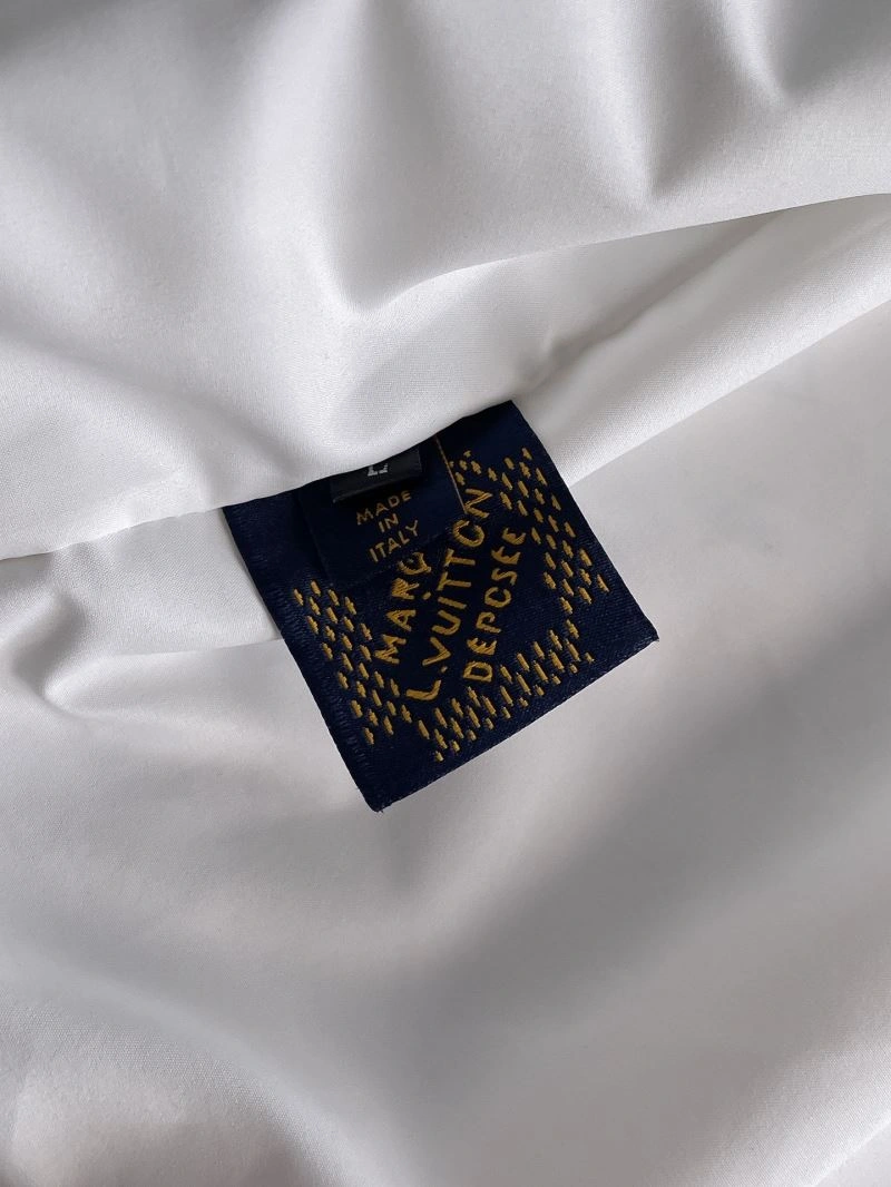 Classic Louis Vuitton Outwear 137653