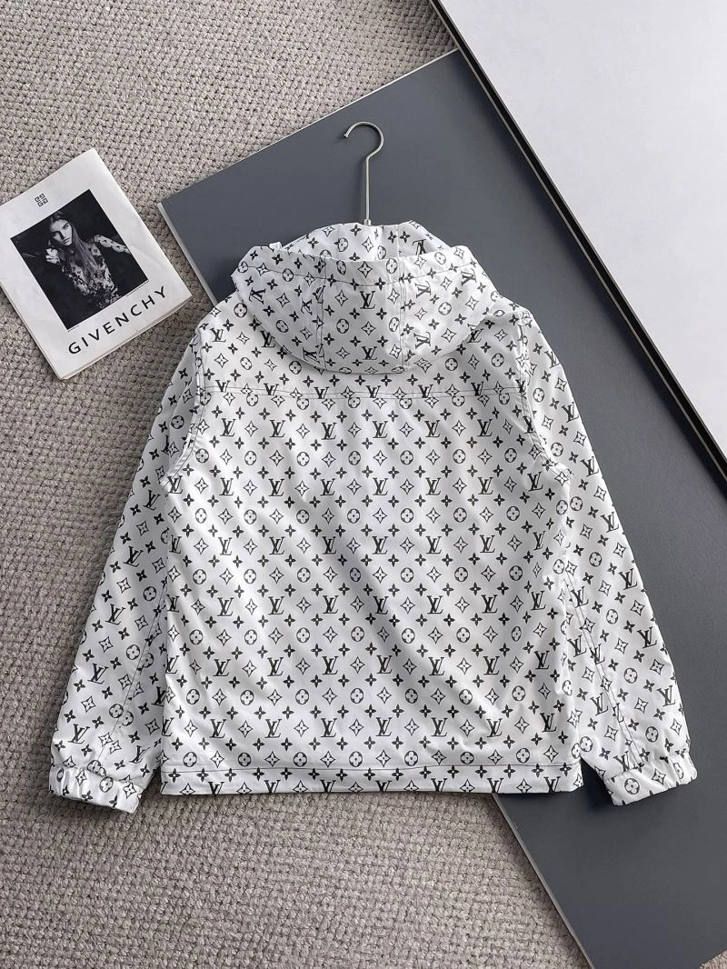 Classic Louis Vuitton Outwear 137653