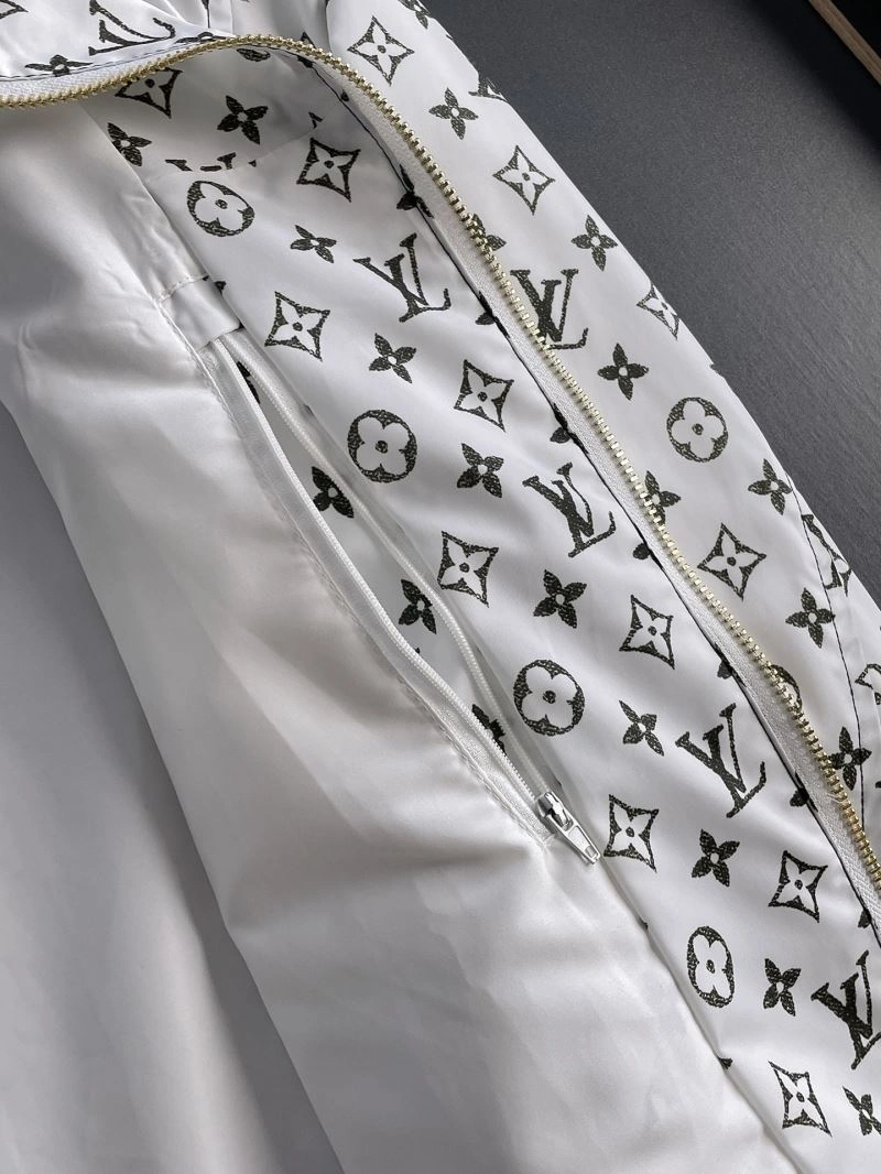 Classic Louis Vuitton Outwear 137653