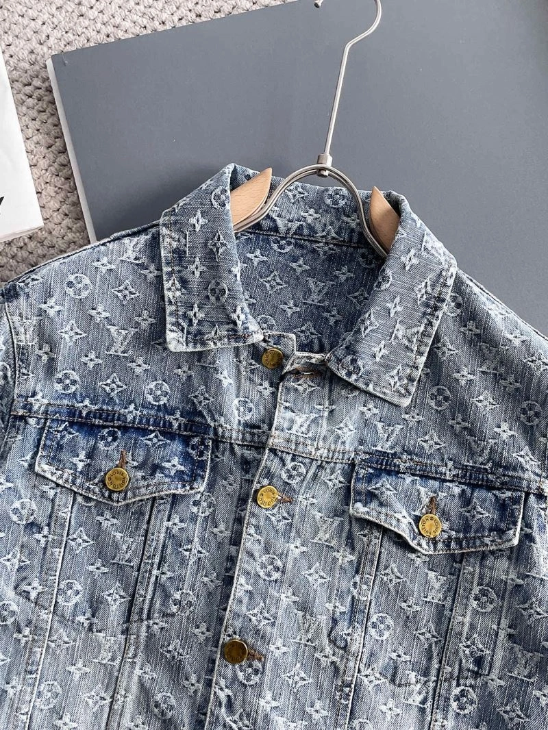 Modern Louis Vuitton Outwear 137647