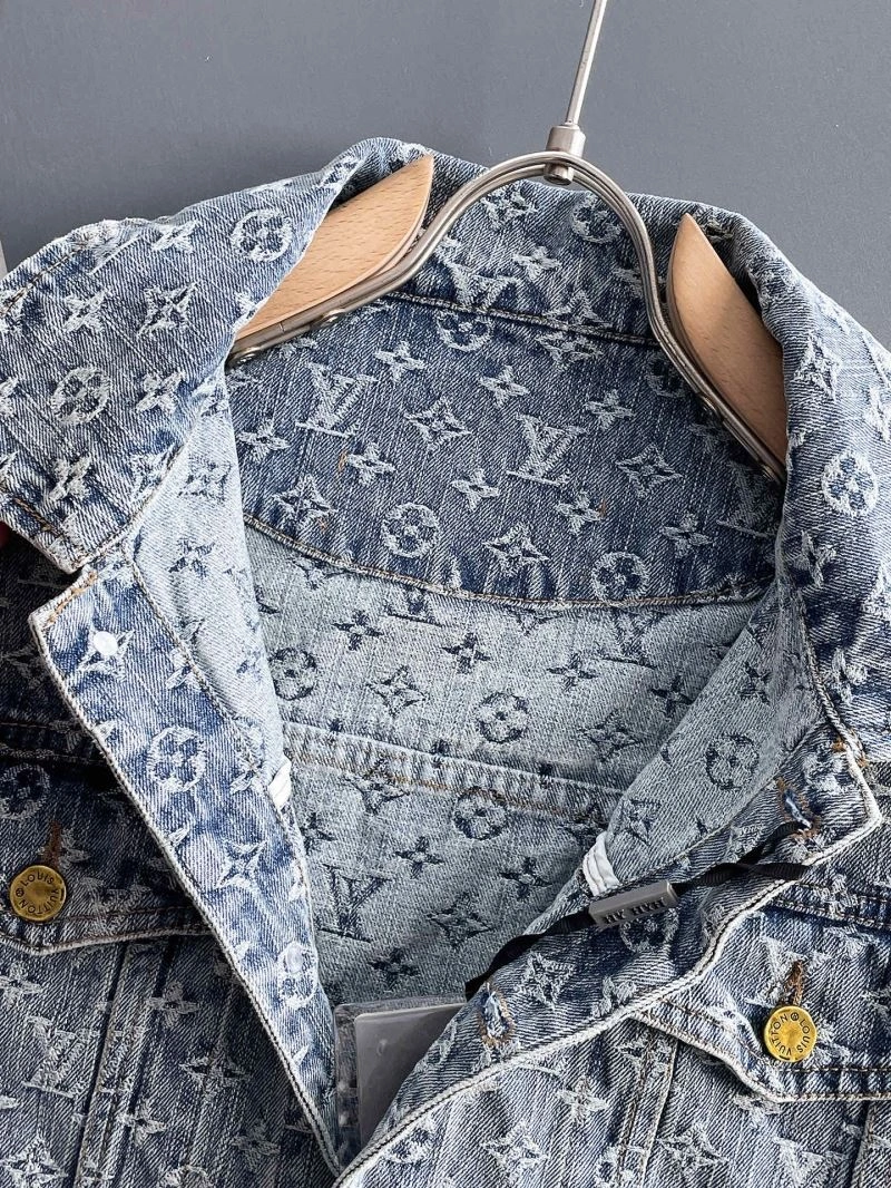 Modern Louis Vuitton Outwear 137647