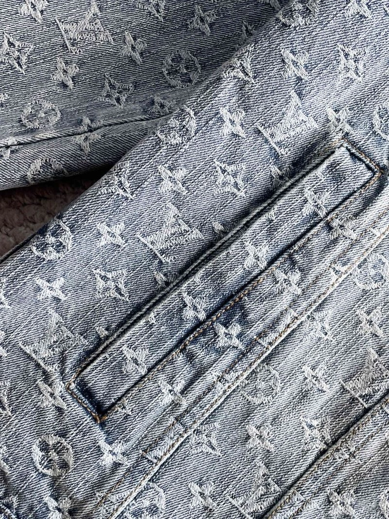 Modern Louis Vuitton Outwear 137647