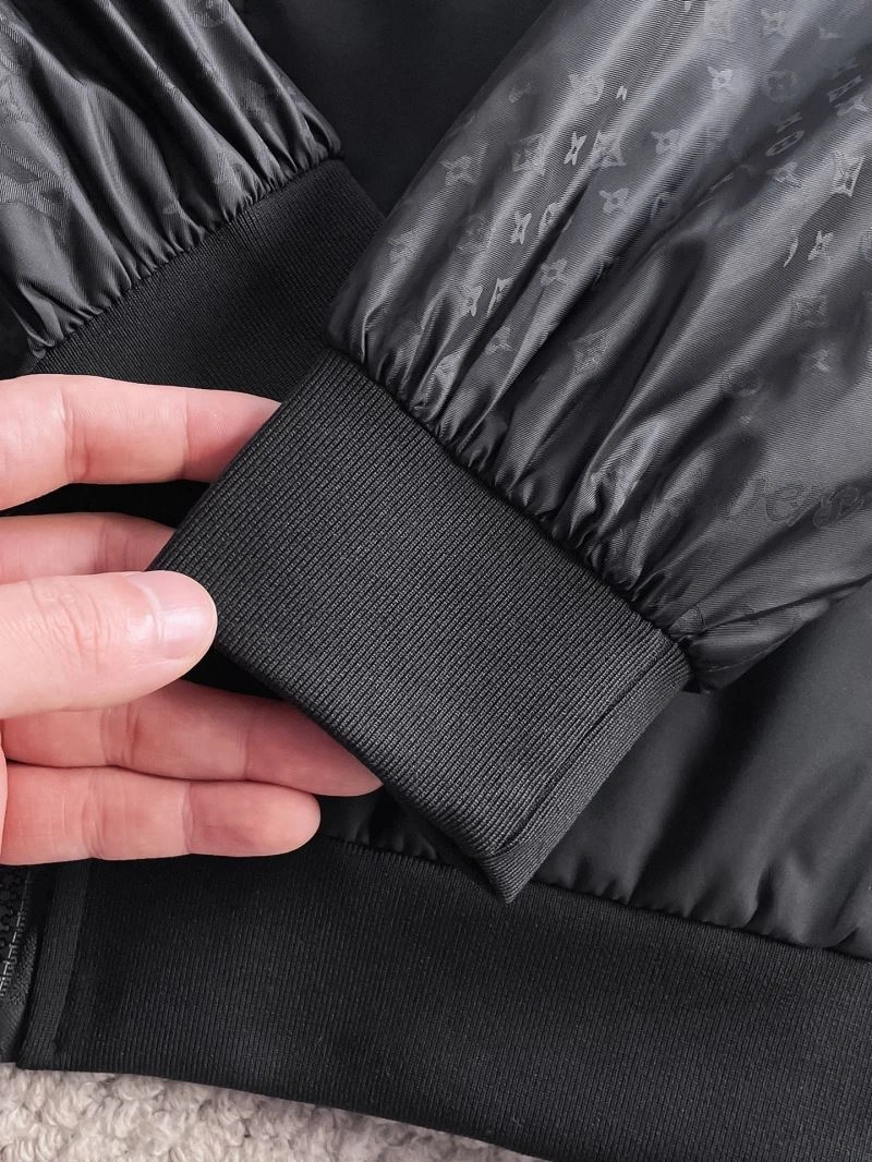 Breathable Louis Vuitton Outwear 137648
