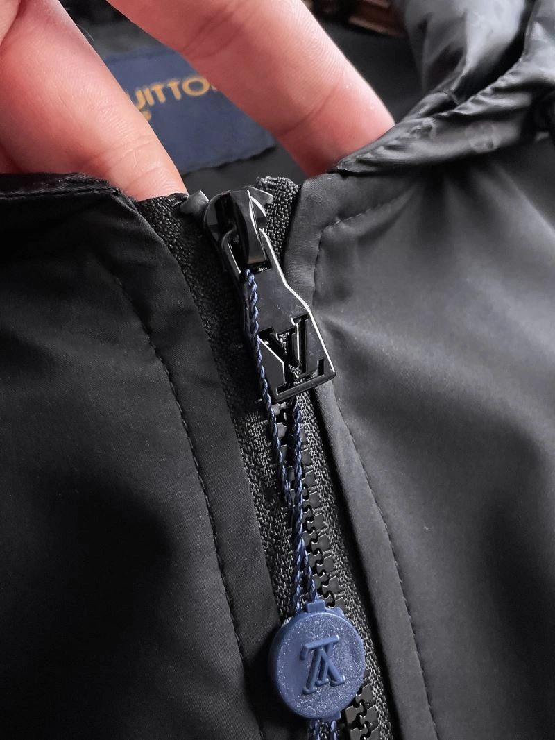 Breathable Louis Vuitton Outwear 137648