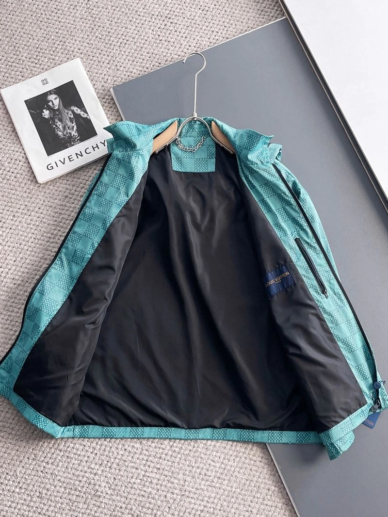 MultiPurpose Louis Vuitton Outwear 137644