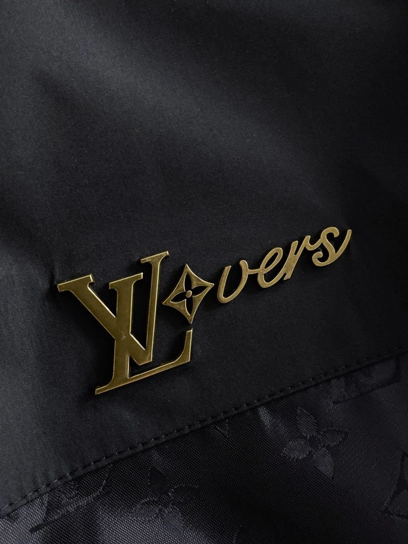 Louis Vuitton Outwear SmoothTexture 137639
