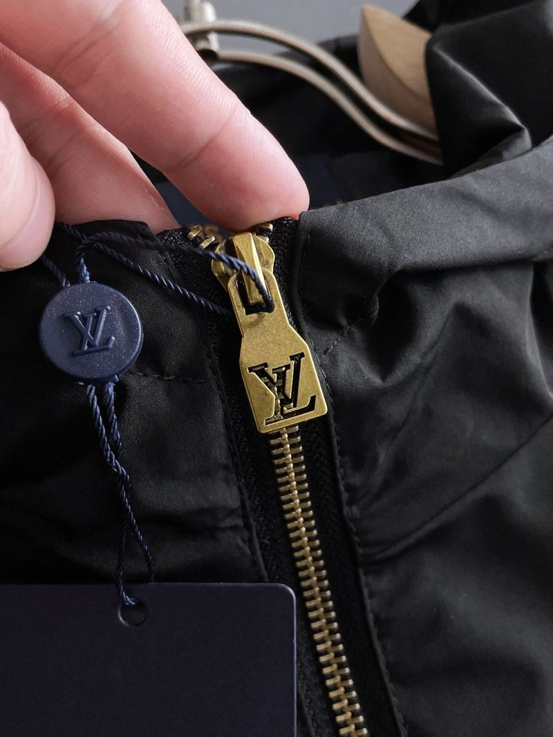 Louis Vuitton Outwear SmoothTexture 137639