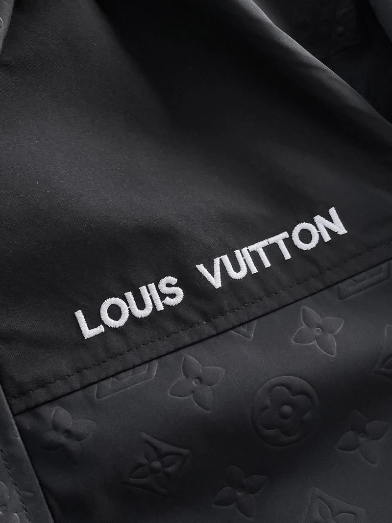 Louis Vuitton Outwear Flexible 137632