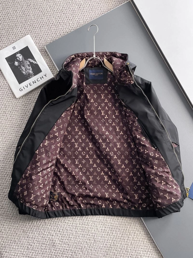 Versatile Louis Vuitton Outwear 137634