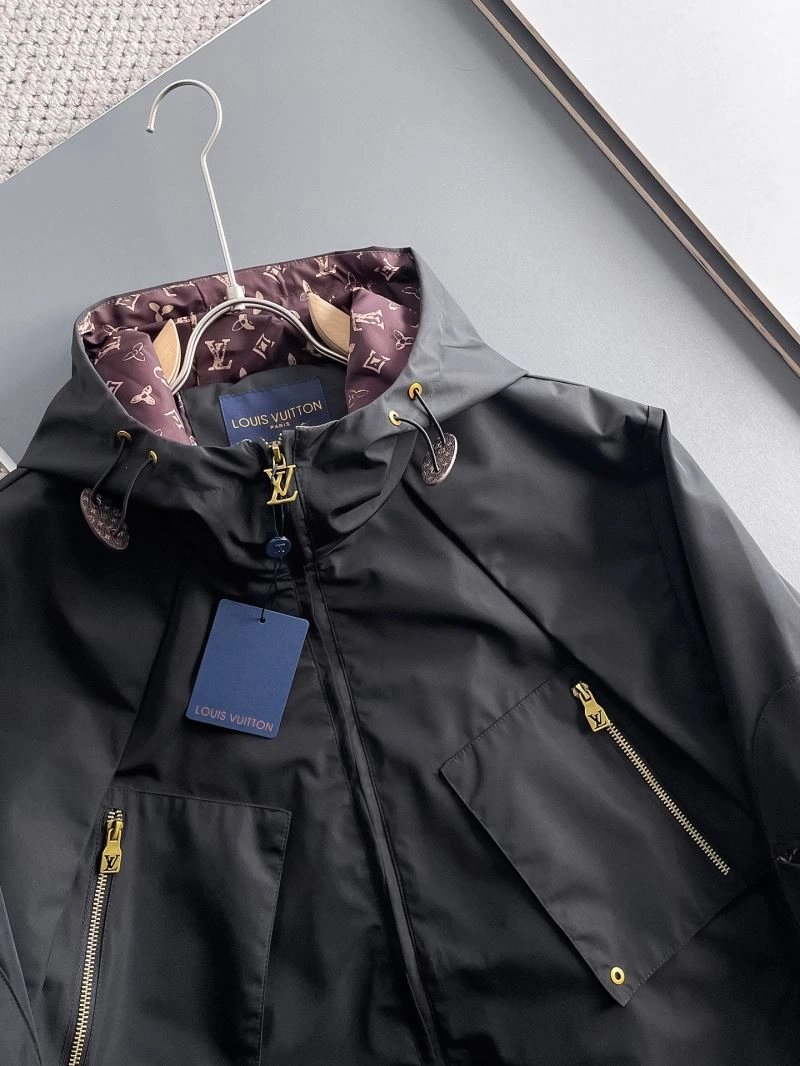 Versatile Louis Vuitton Outwear 137634