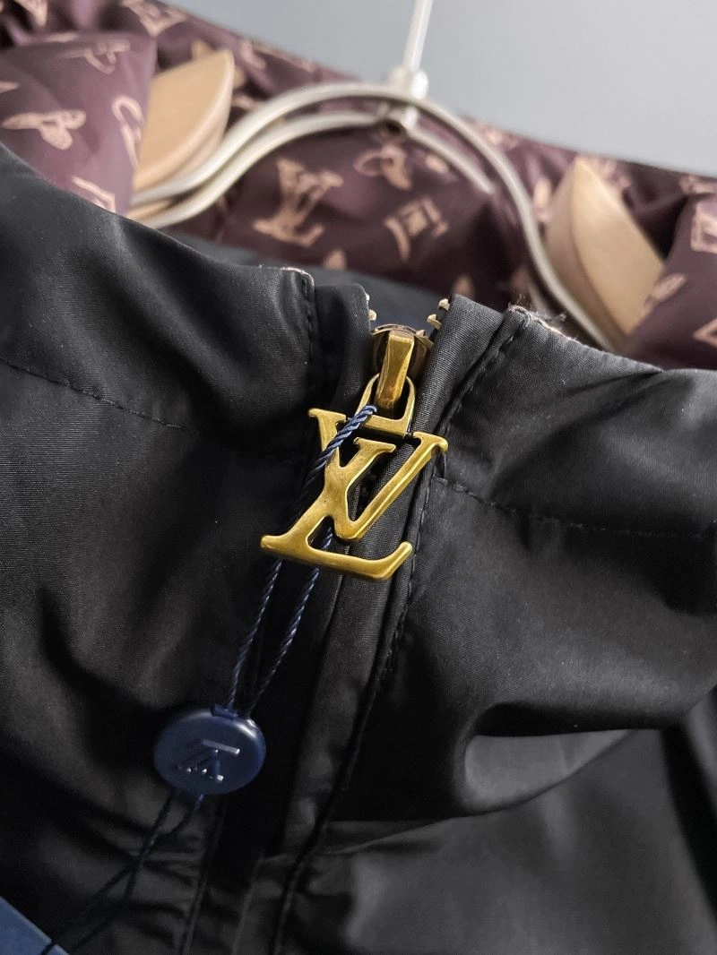 Versatile Louis Vuitton Outwear 137634