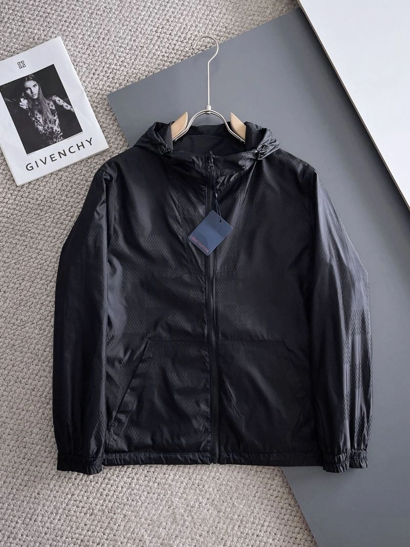 Lightweight Louis Vuitton Outwear 137638