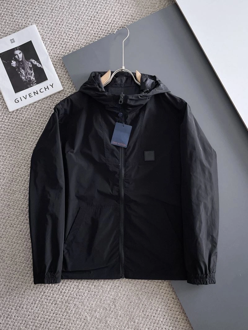Lightweight Louis Vuitton Outwear 137638