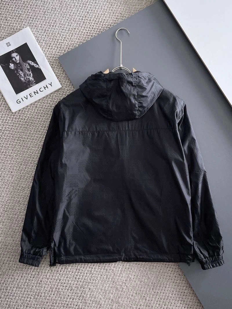 Lightweight Louis Vuitton Outwear 137638