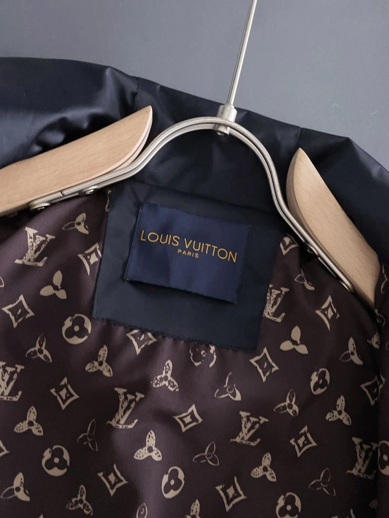 SmartChoice Louis Vuitton Outwear 137629