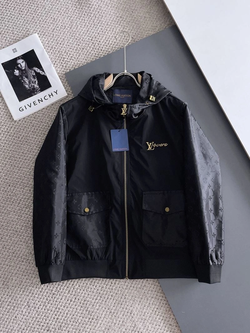 AllSeason Louis Vuitton Outwear 137631