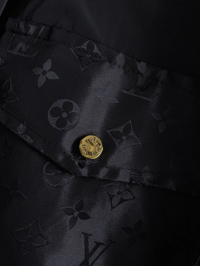 AllSeason Louis Vuitton Outwear 137631