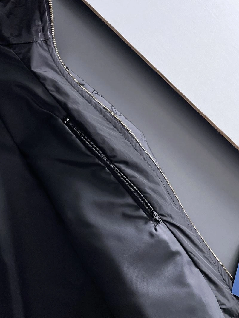 AllSeason Louis Vuitton Outwear 137631