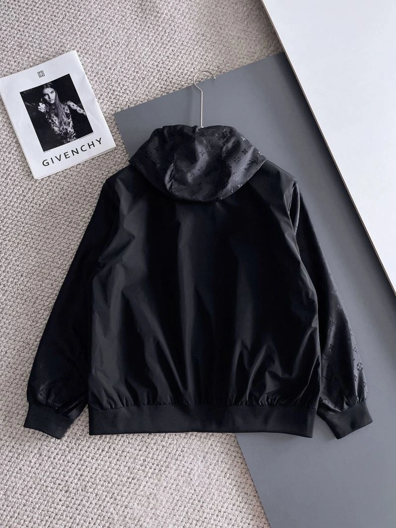 AllSeason Louis Vuitton Outwear 137631