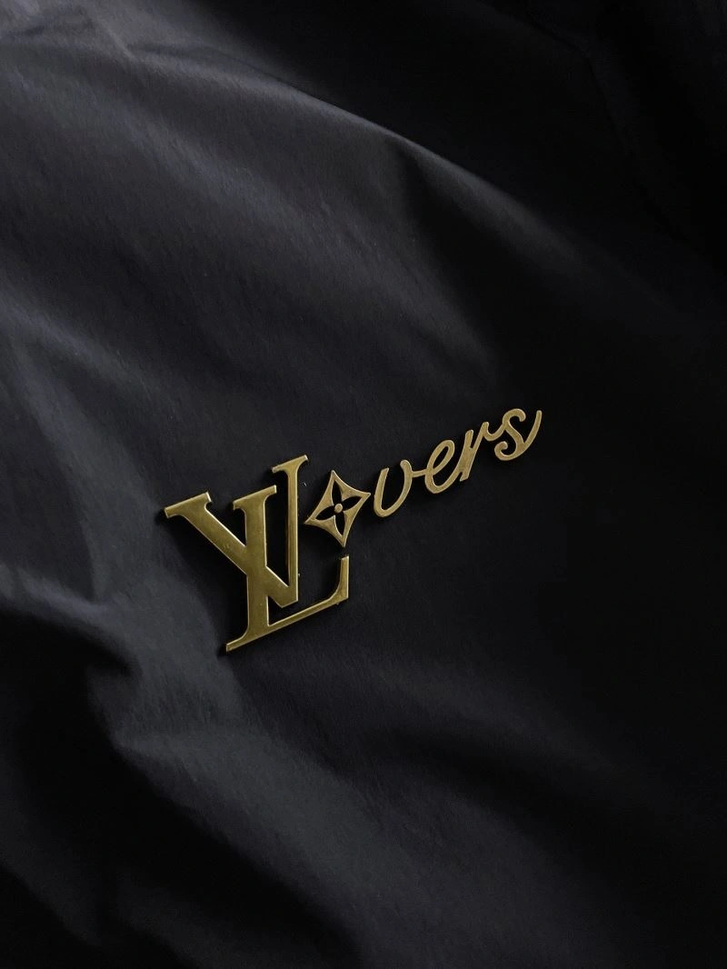AllSeason Louis Vuitton Outwear 137631