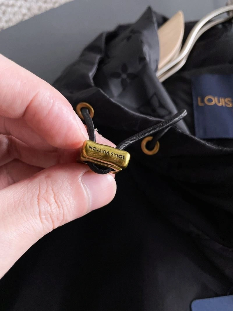 AllSeason Louis Vuitton Outwear 137631