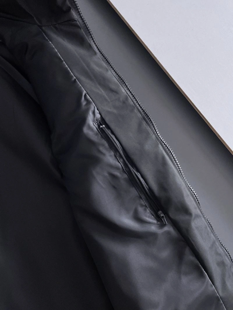 Modern Louis Vuitton Outwear 137636