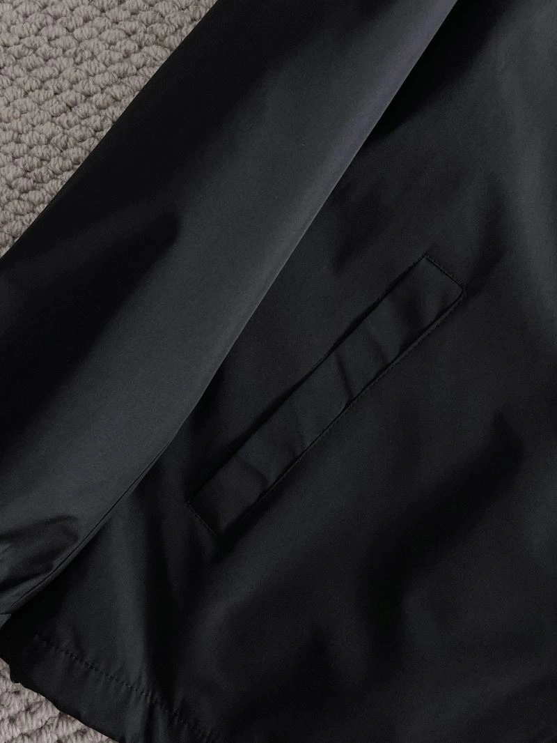 Modern Louis Vuitton Outwear 137636