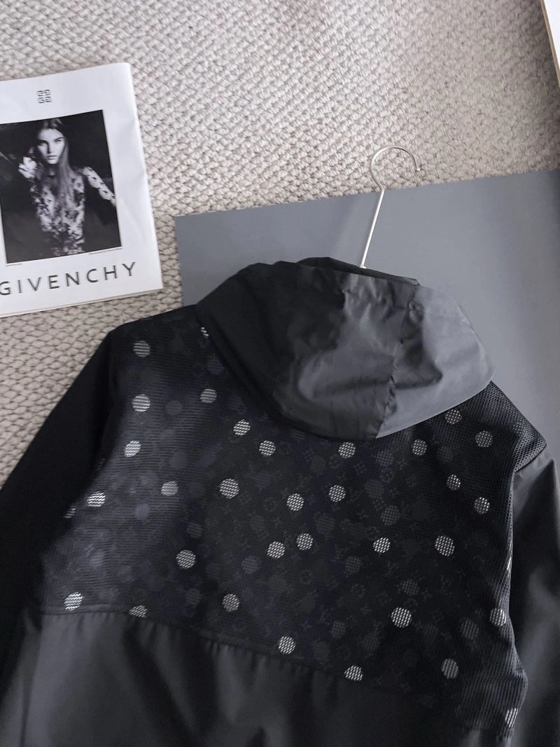 Modern Louis Vuitton Outwear 137636