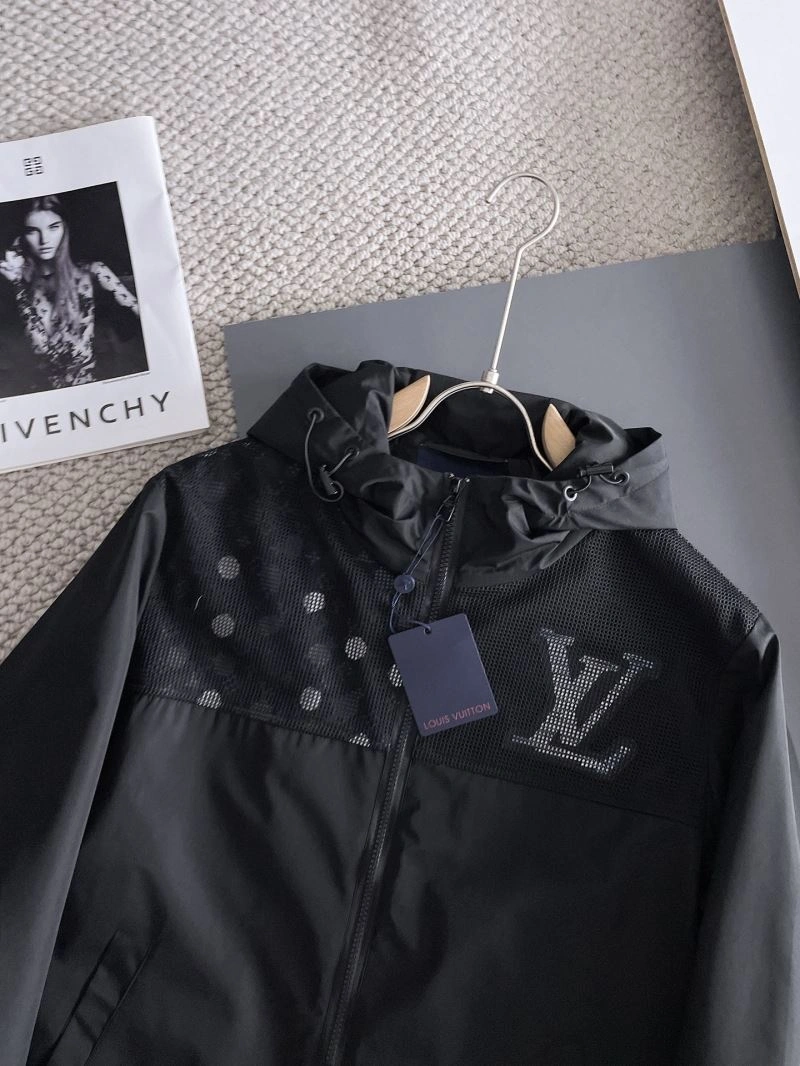 Modern Louis Vuitton Outwear 137636
