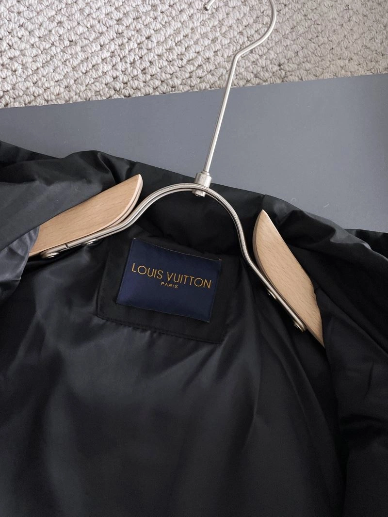 Modern Louis Vuitton Outwear 137636