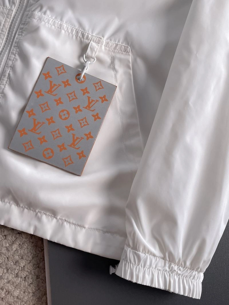 UrbanStyle Louis Vuitton Outwear 137640