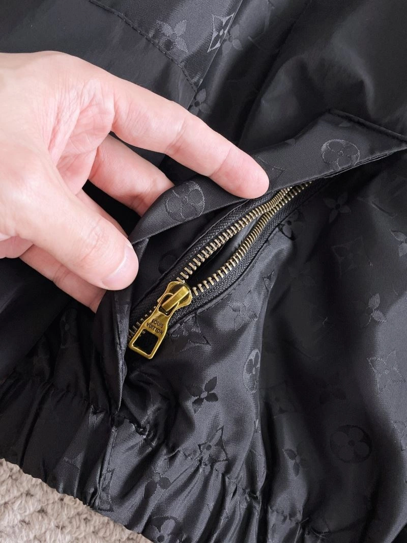 Compact Louis Vuitton Outwear 137623