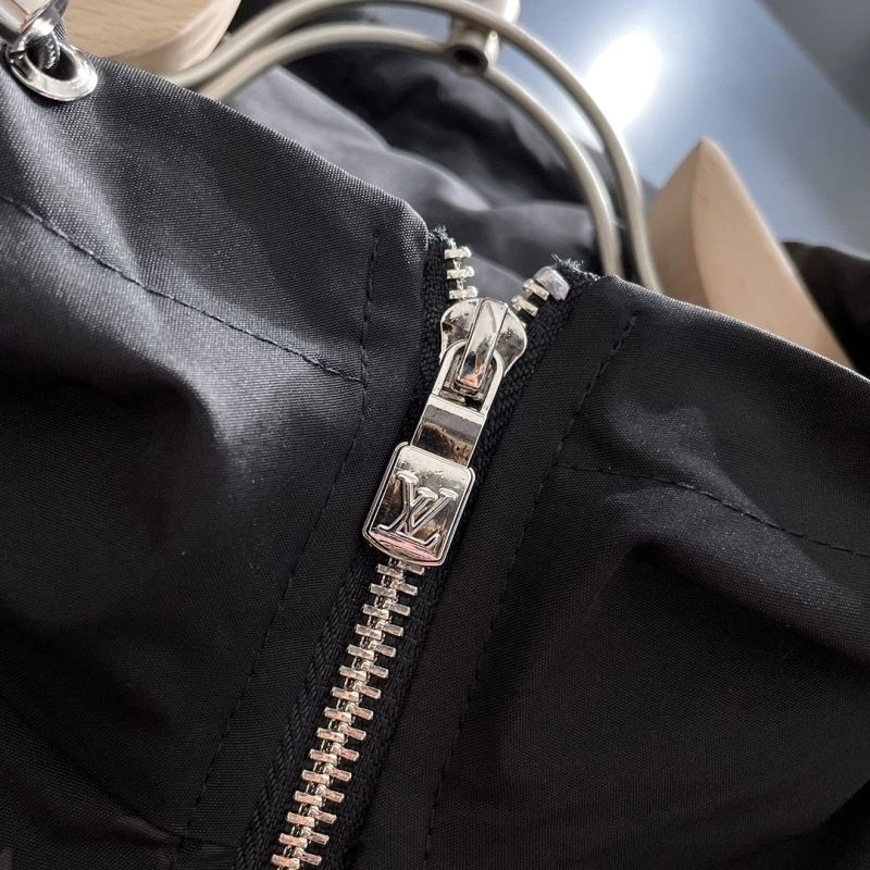 Lightweight Louis Vuitton Outwear 137620