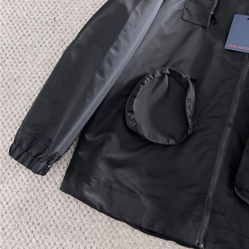 Comfortable Louis Vuitton Outwear 137615