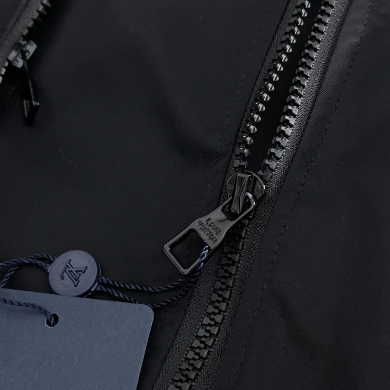 Comfortable Louis Vuitton Outwear 137615