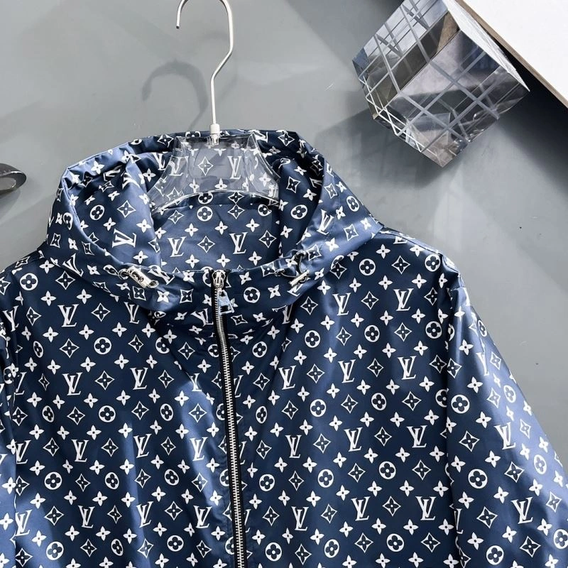 Louis Vuitton Outwear FreshLook 137613