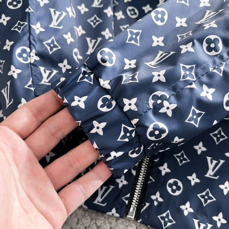 Louis Vuitton Outwear FreshLook 137613