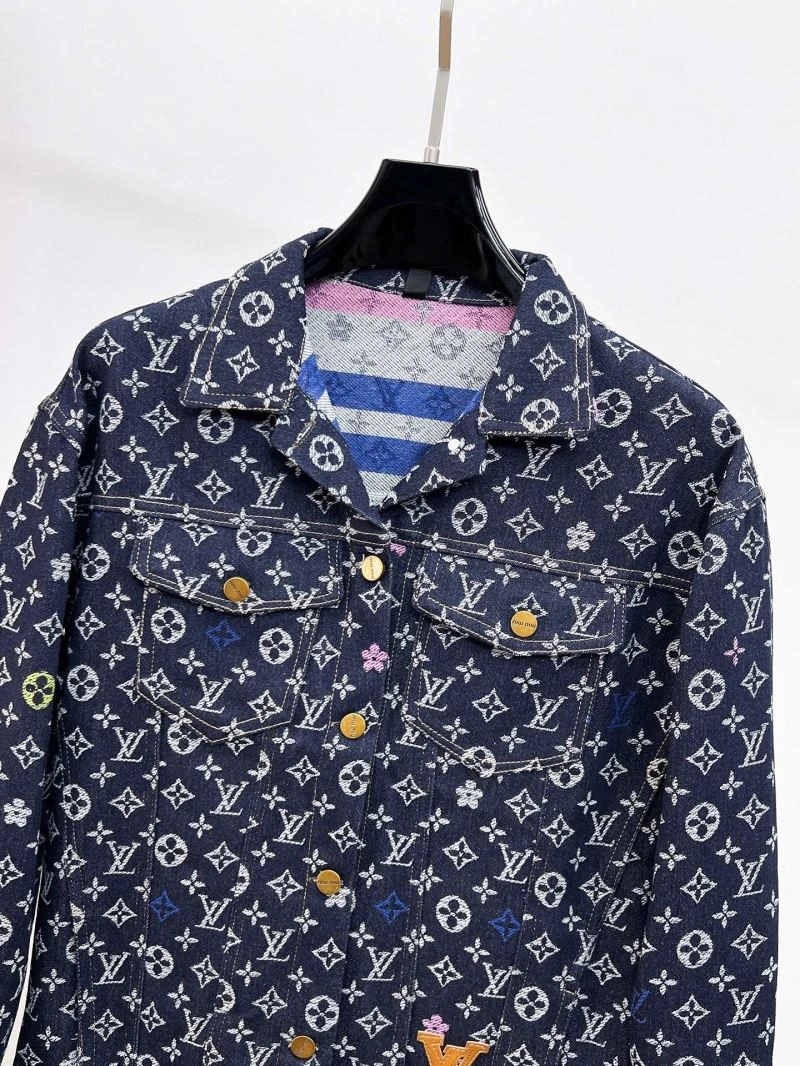 SmoothTexture Louis Vuitton Outwear 137637
