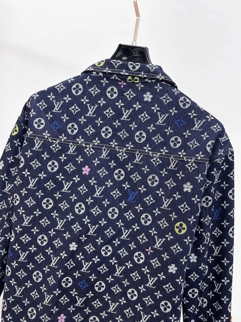 SmoothTexture Louis Vuitton Outwear 137637