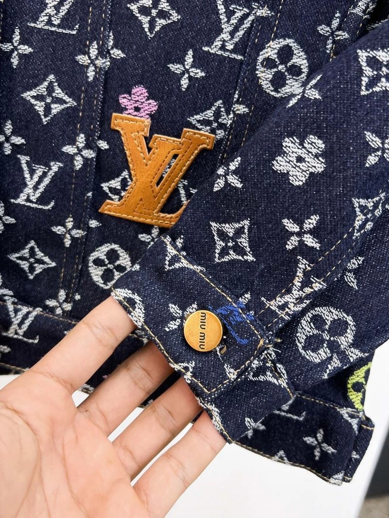 SmoothTexture Louis Vuitton Outwear 137637