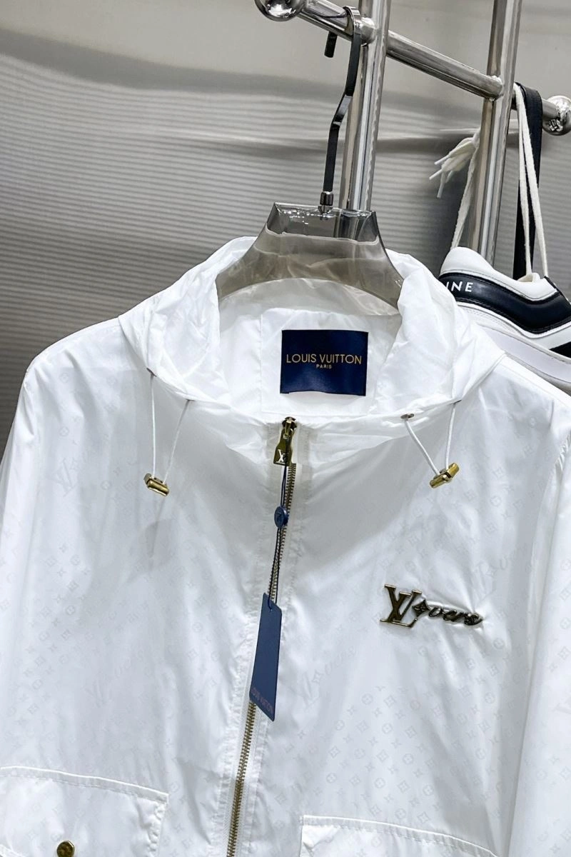 Durable Louis Vuitton Outwear 137610