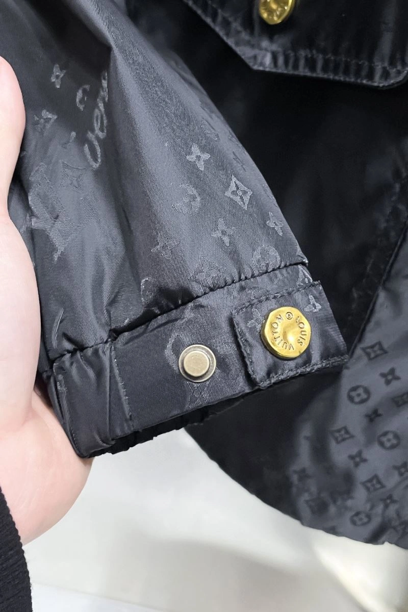 Elegant Louis Vuitton Outwear 137618