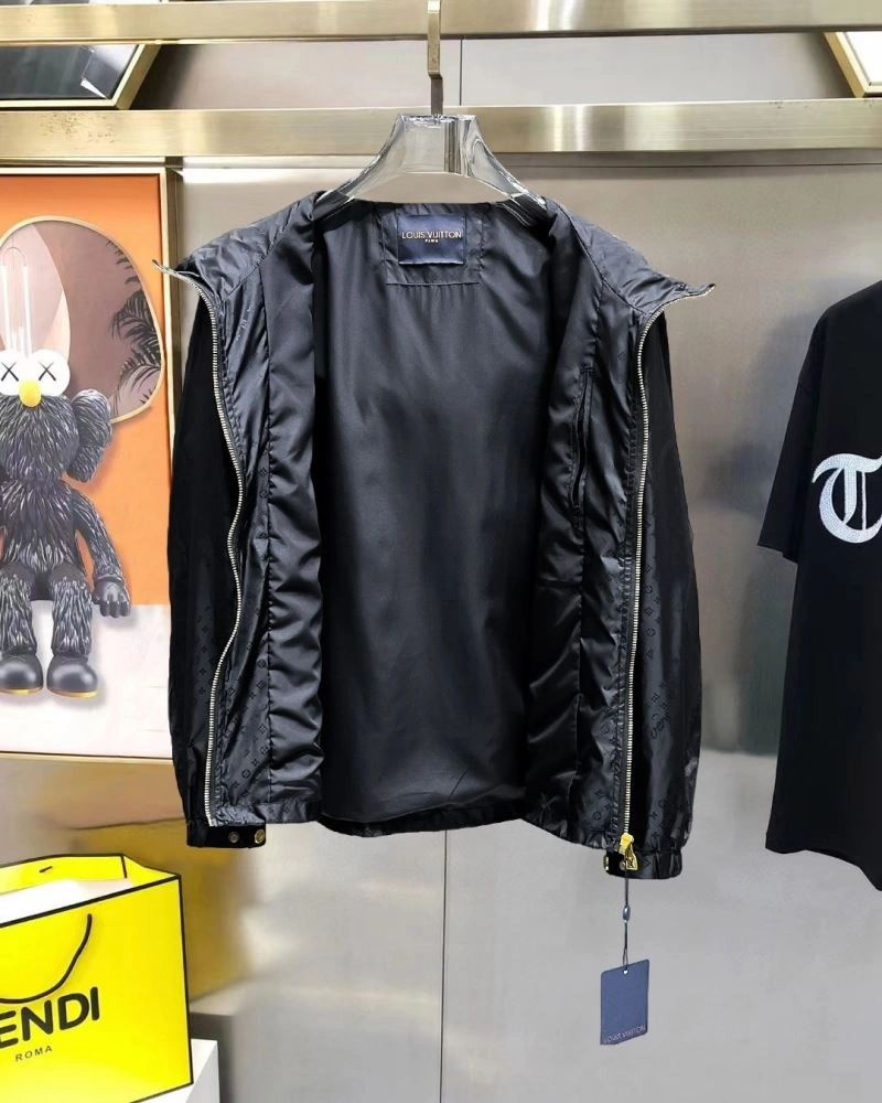 Elegant Louis Vuitton Outwear 137618