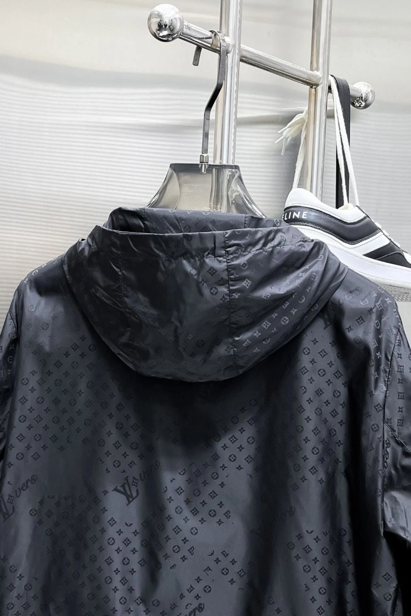 Elegant Louis Vuitton Outwear 137618