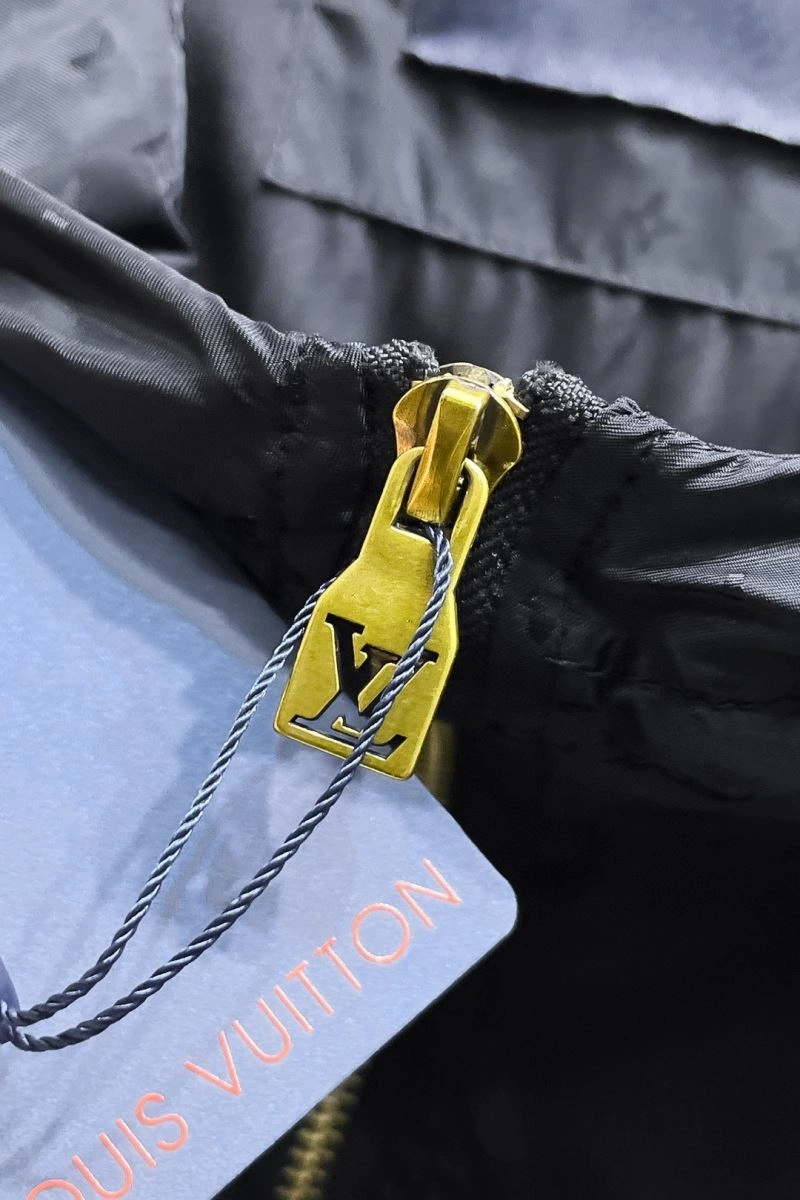 Elegant Louis Vuitton Outwear 137618