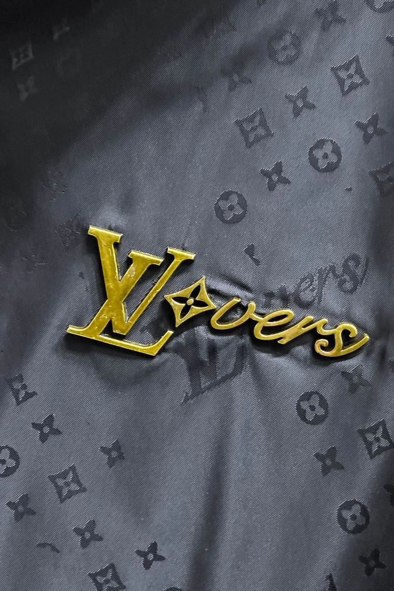 Elegant Louis Vuitton Outwear 137618